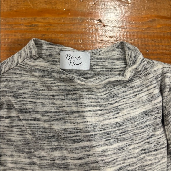 (807) +GRAY DRESS - Picture 4 of 8